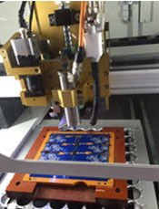 la macchina del circuito stampato 3KVA, sta la macchina sola SMTfly-F04 del router di CNC del PWB fornitore
